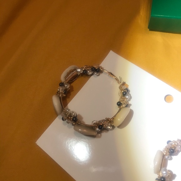 2/18$ H&M gorgeous earrings handmade🌻 - Picture 13 of 16